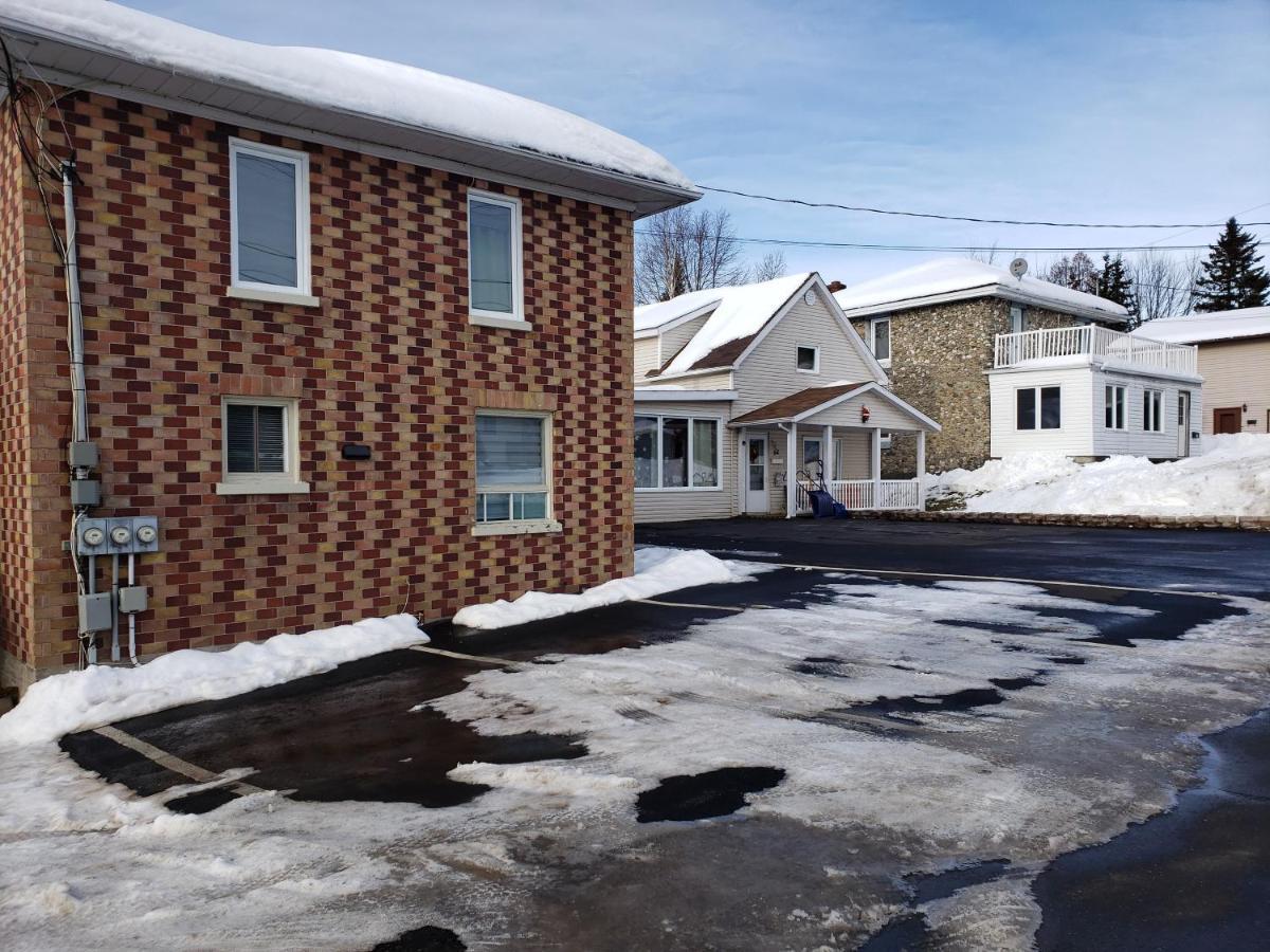 Downtown Apartment Next To Highway Netflix+Wifi Edmundston Extérieur photo